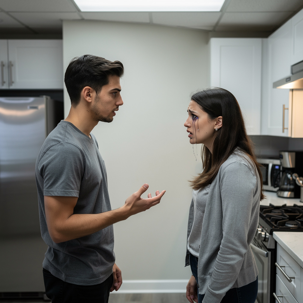 Seorang cewek dan seorang cowok berargumen di dapur. si wanita dan pria sedang berargumen di ruang dapur. si cowok menarik le