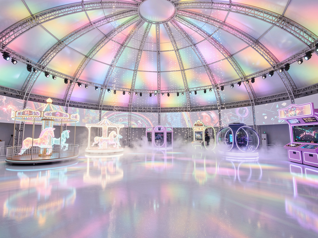 Hayal et: İnanılmaz dijital sirkte bir gün geçiriyorsun.